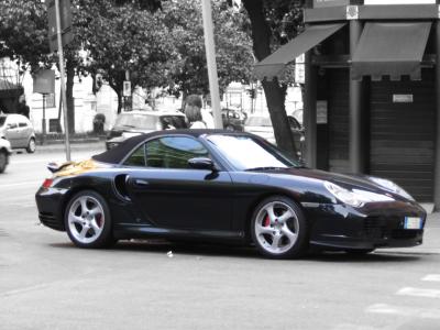 Una Porsche colora il mondo - Foto scattata a Roma