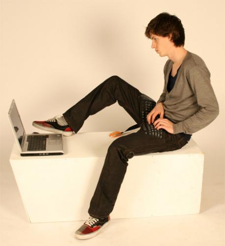 Geek jeans con tastiera incorporata